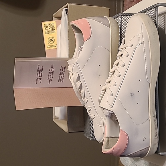 Golden Goose Women's Leather NIB  size 9 sneakers - Picture 2 of 15
